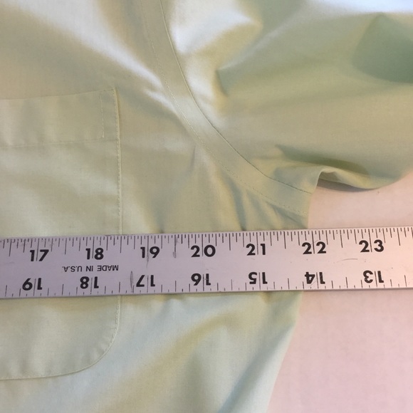 Pale Green 15.5”x 32” Wrinkle resistant broad cloth - Picture 4 of 5